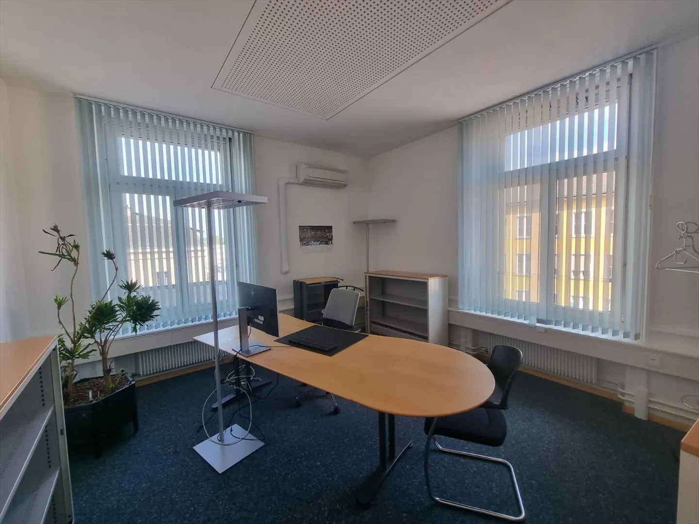 Bureau lumineux de 113 m² aux portes de la vieille ville de Porrentruy - Photo 4 sur 8