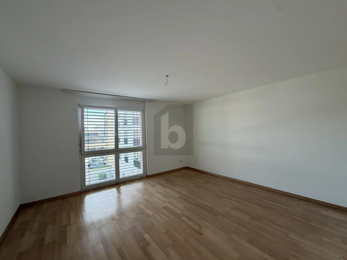 Bright 4.5-Room Apartment - Photo 4 of 6