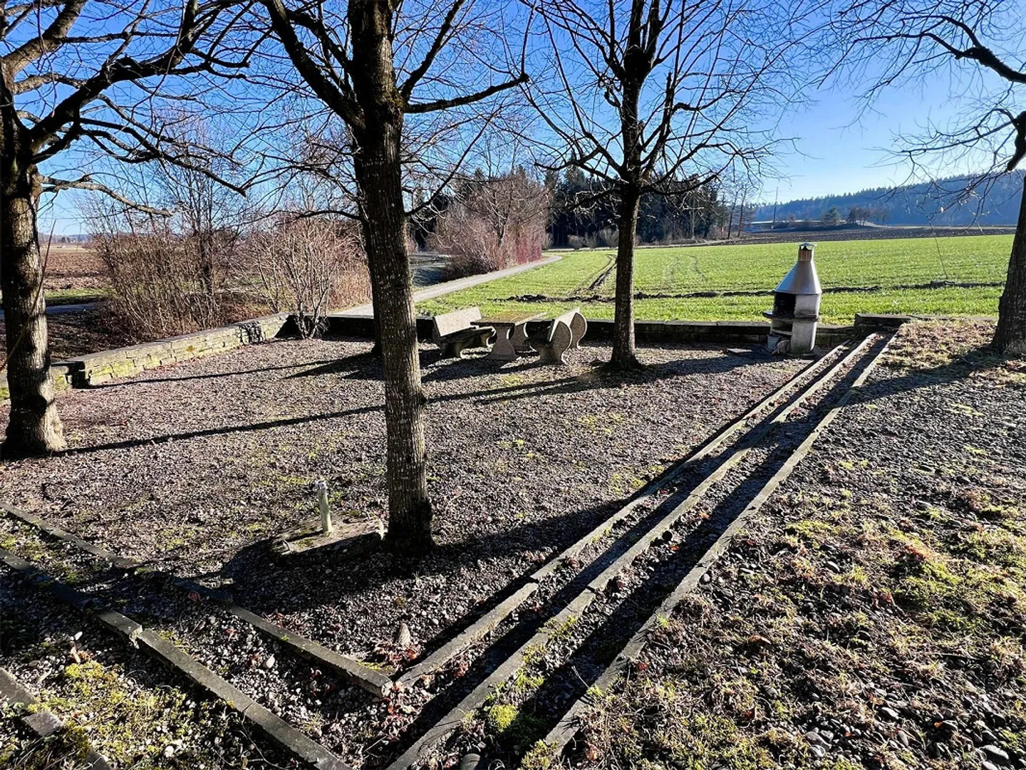 Tolle Lage mit unverbaubarer Weitsicht - Foto 2 von 14