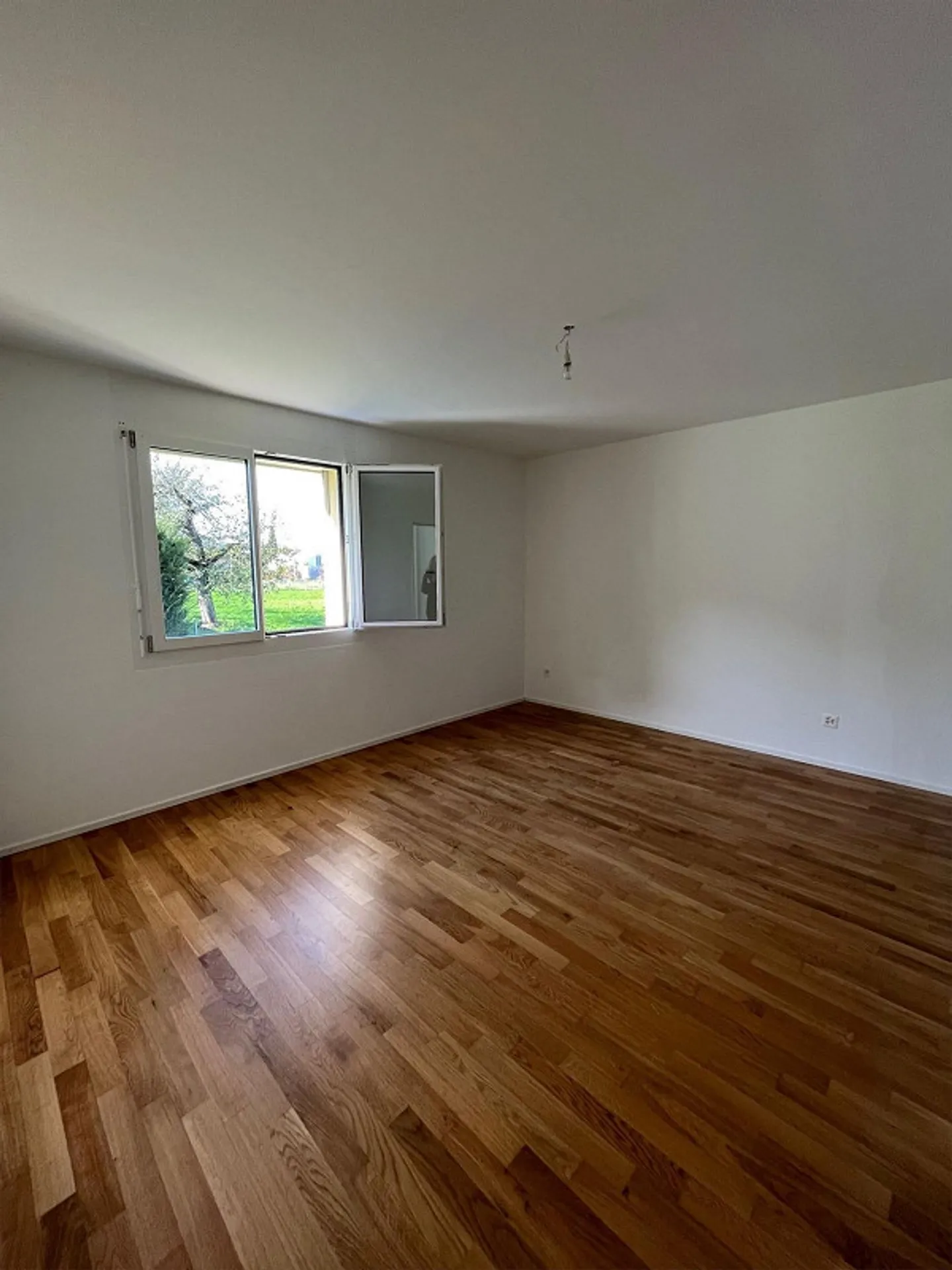 Modern 3.5-room apartment with large covered balcony - Photo 5 of 7