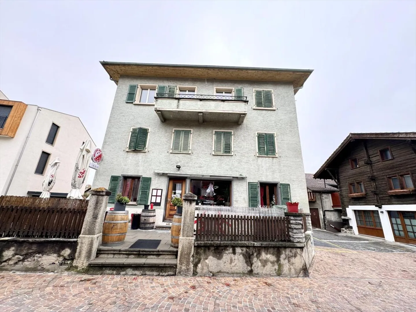 Mixed-Use Building in Bramois - Photo 1 of 5