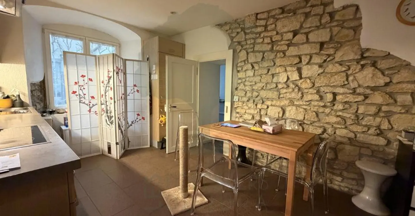 Appartamento caratteristico di 4 stanze nella vecchia città di Porrentruy - Foto 6 di 13