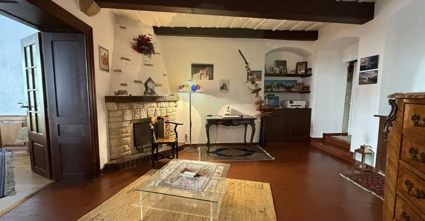 Appartamento caratteristico di 4 stanze nella vecchia città di Porrentruy - Foto 1 di 13