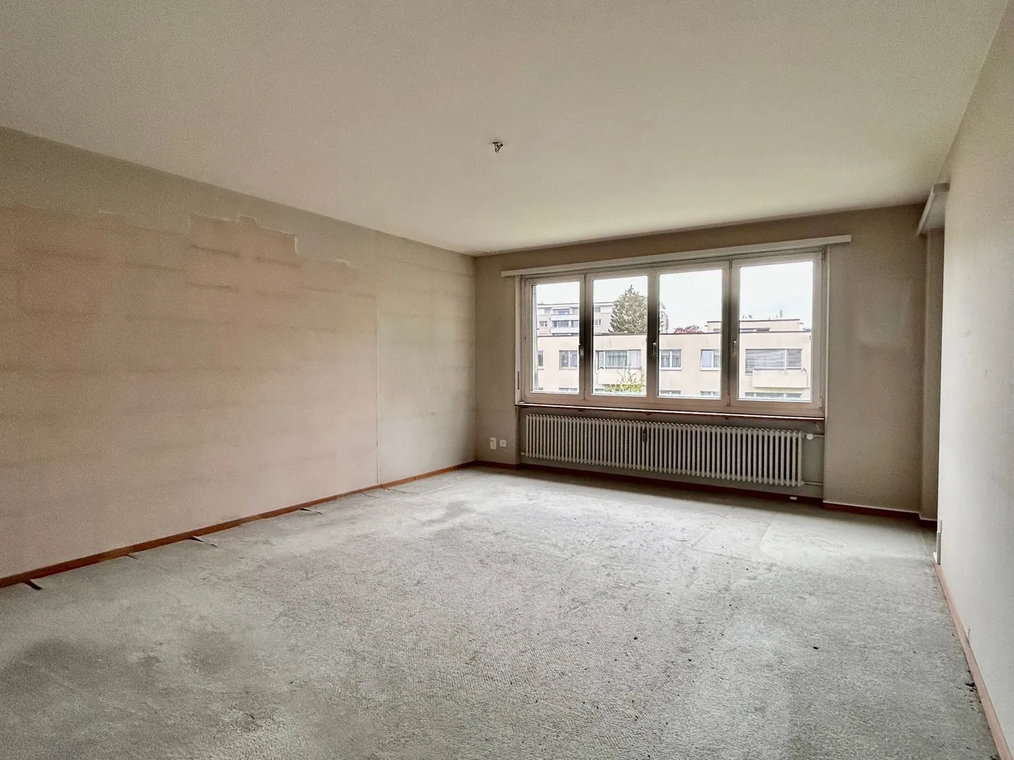 Appartement spacieux de 5 pièces avec balcon, belle vue et chambre supplémentaire au rez-de-chaussée (sous droits de construction) - Photo 6 sur 18