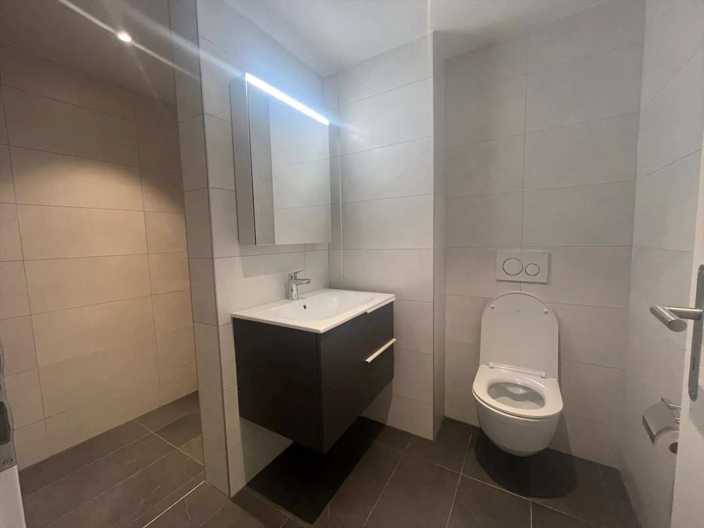 Magnificent 2.5-room new apartment - Photo 7 of 9
