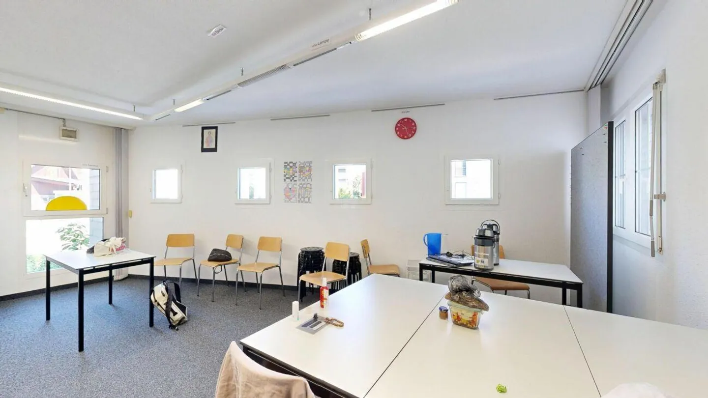 Practical Office Spaces Near the Train Station in Altstätten - Photo 4 of 11