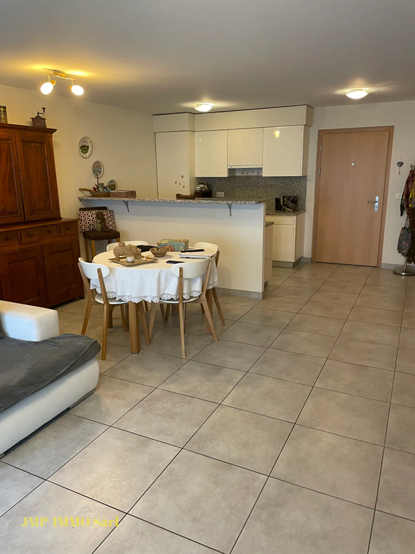 Très bel appartement de 3.5 pièces avec terrasse et places de parc - Foto 6 di 19