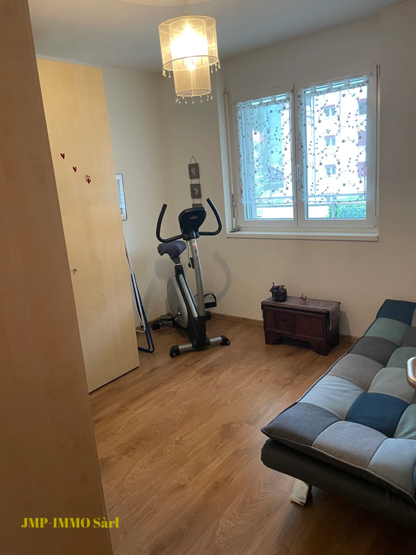Très bel appartement de 3.5 pièces avec terrasse et places de parc - Foto 9 di 19