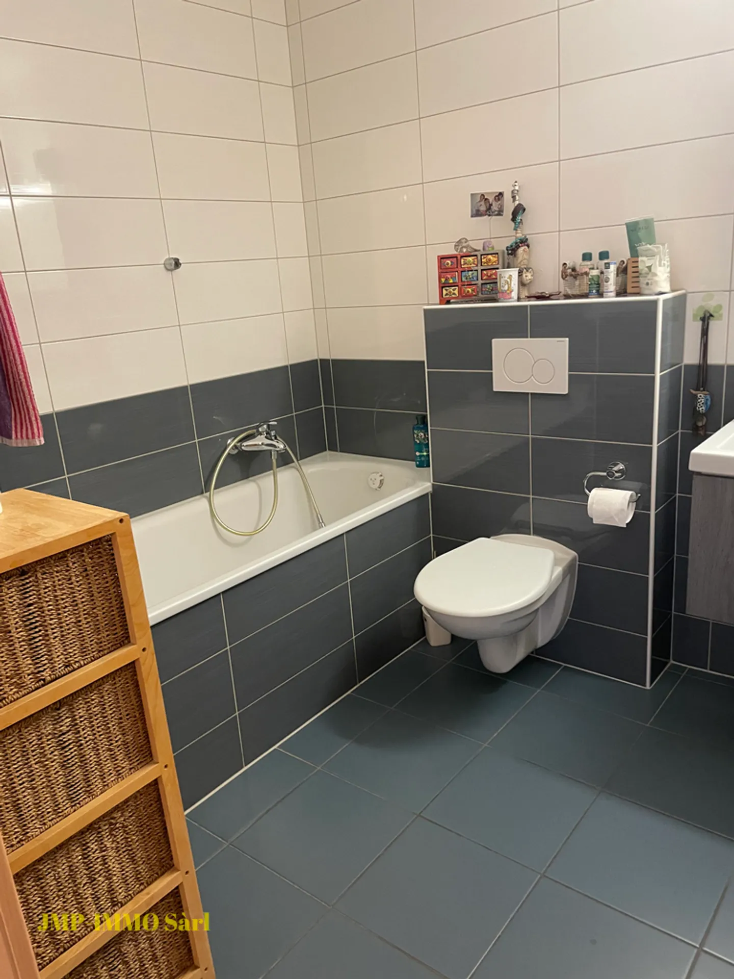 Très bel appartement de 3.5 pièces avec terrasse et places de parc - Foto 11 di 19