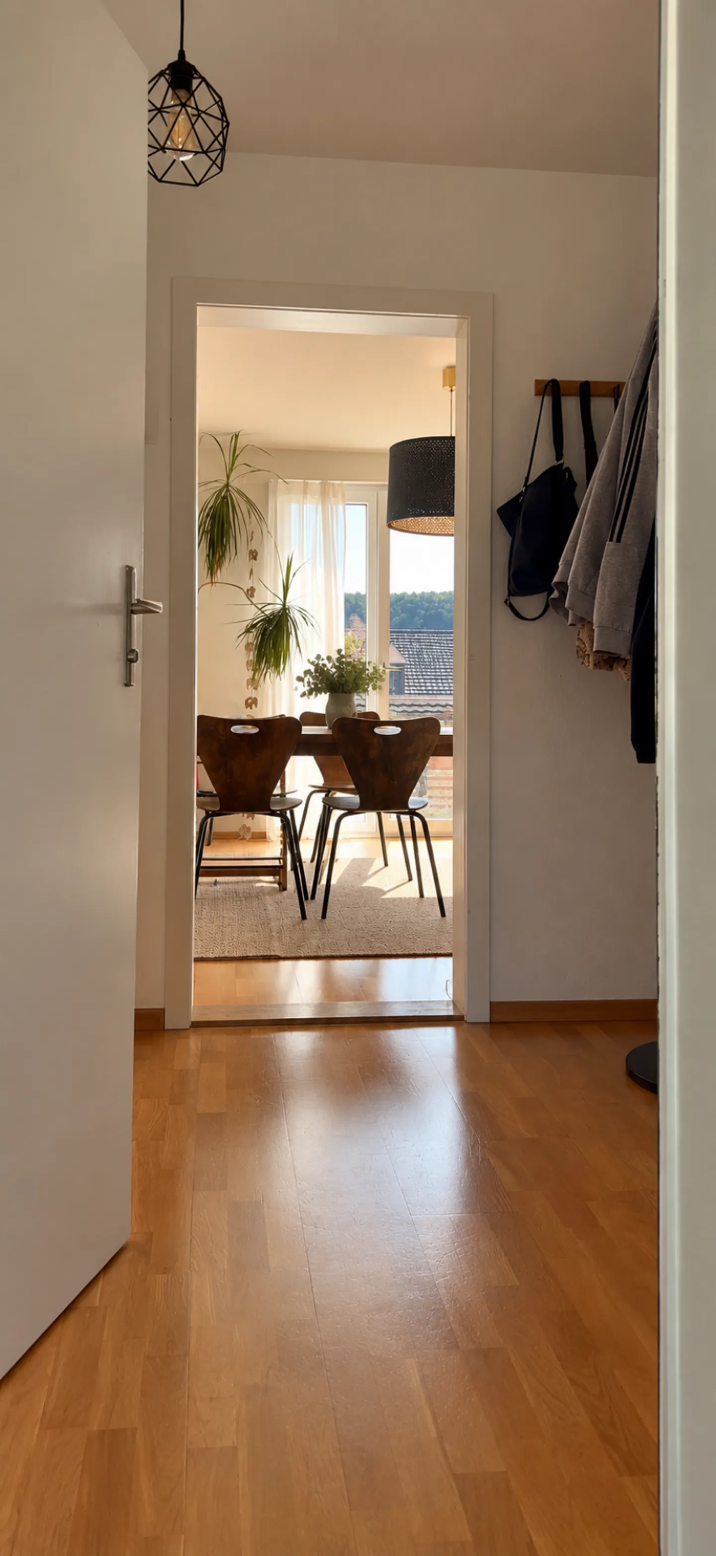 Quiet living, centrally connected - bright 4-room maisonette with large balcony in Muttenz - Photo 1 of 10