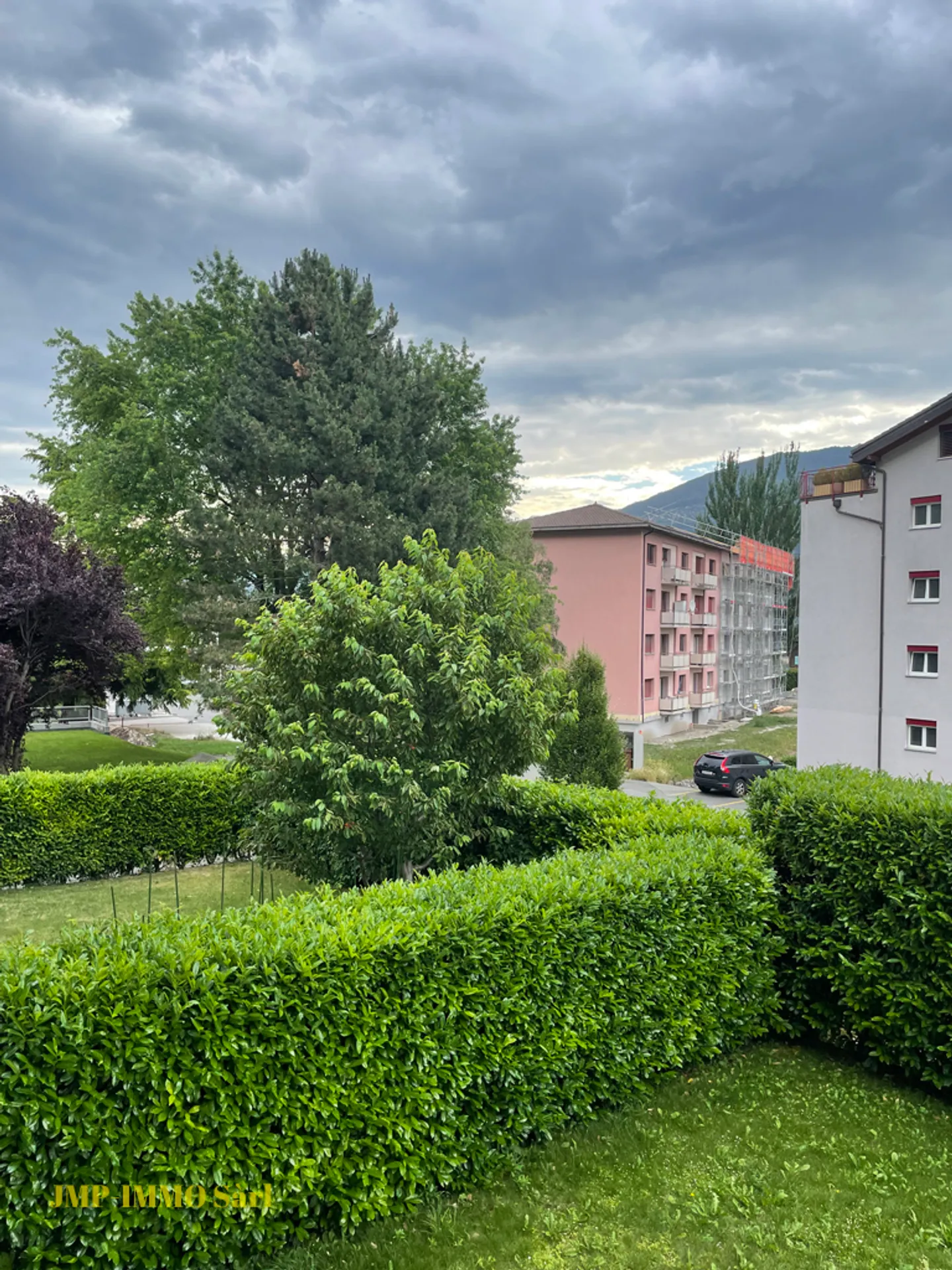 Très bel appartement de 3.5 pièces avec terrasse et places de parc - Foto 16 di 19
