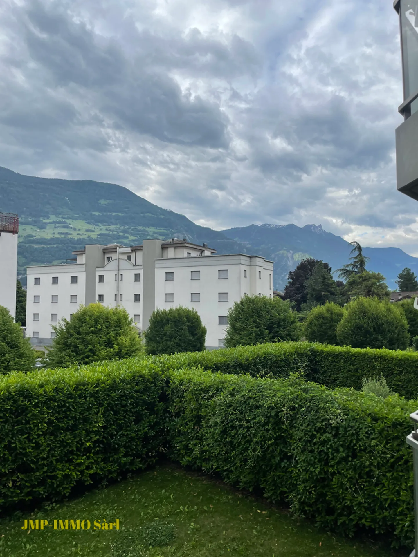 Très bel appartement de 3.5 pièces avec terrasse et places de parc - Foto 15 di 19