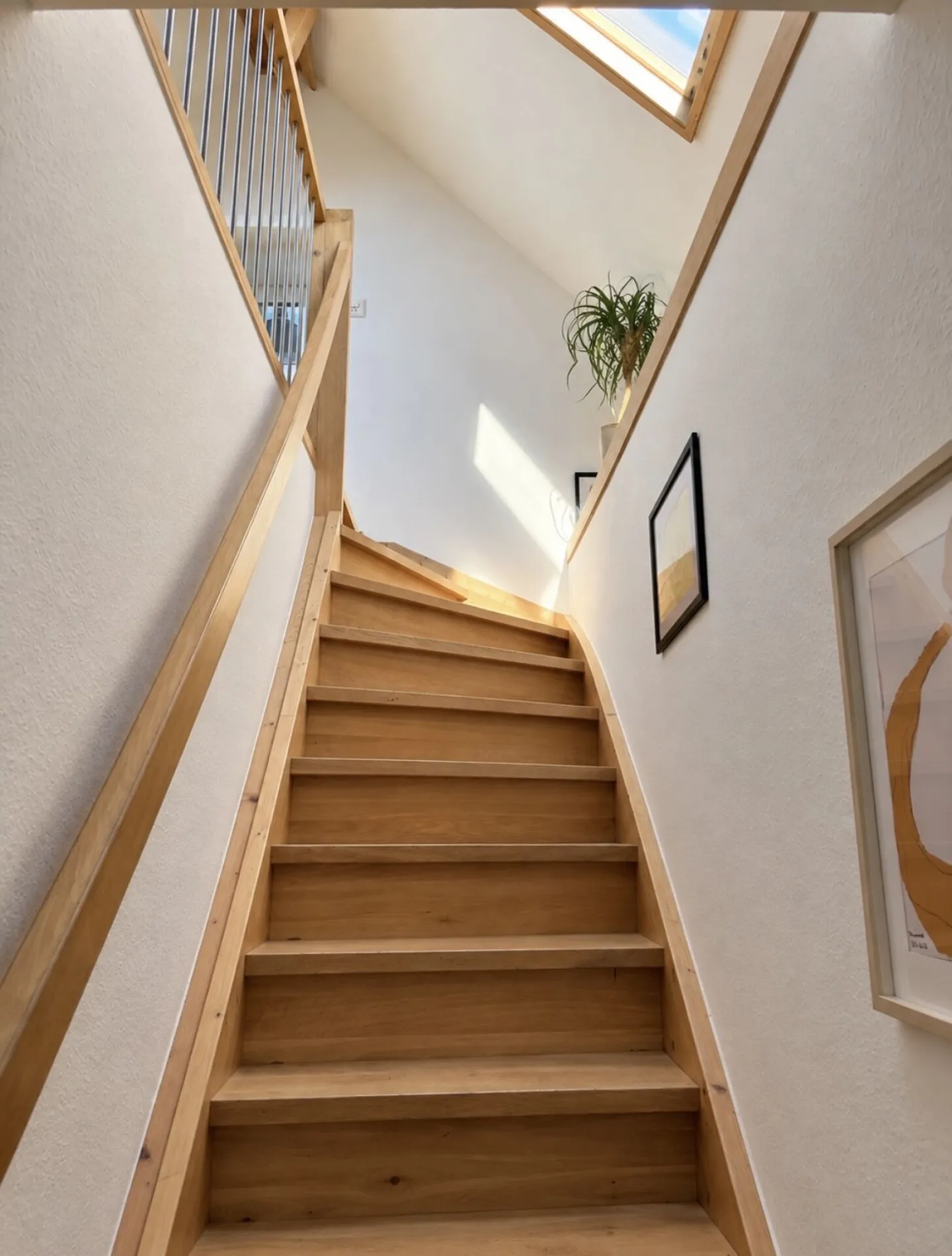 Quiet living, centrally connected - bright 4-room maisonette with large balcony in Muttenz - Photo 6 of 10