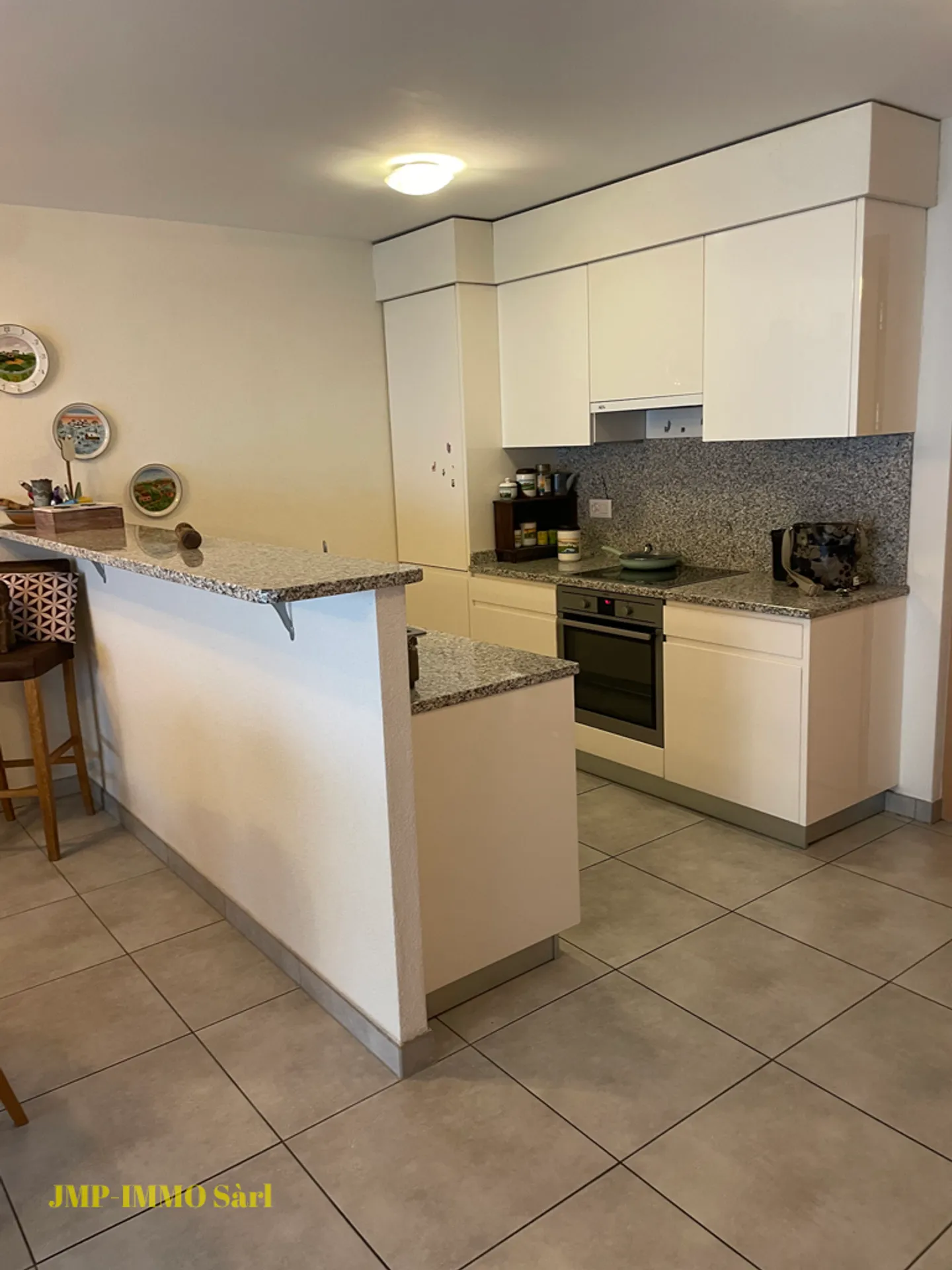 Très bel appartement de 3.5 pièces avec terrasse et places de parc - Foto 3 di 19