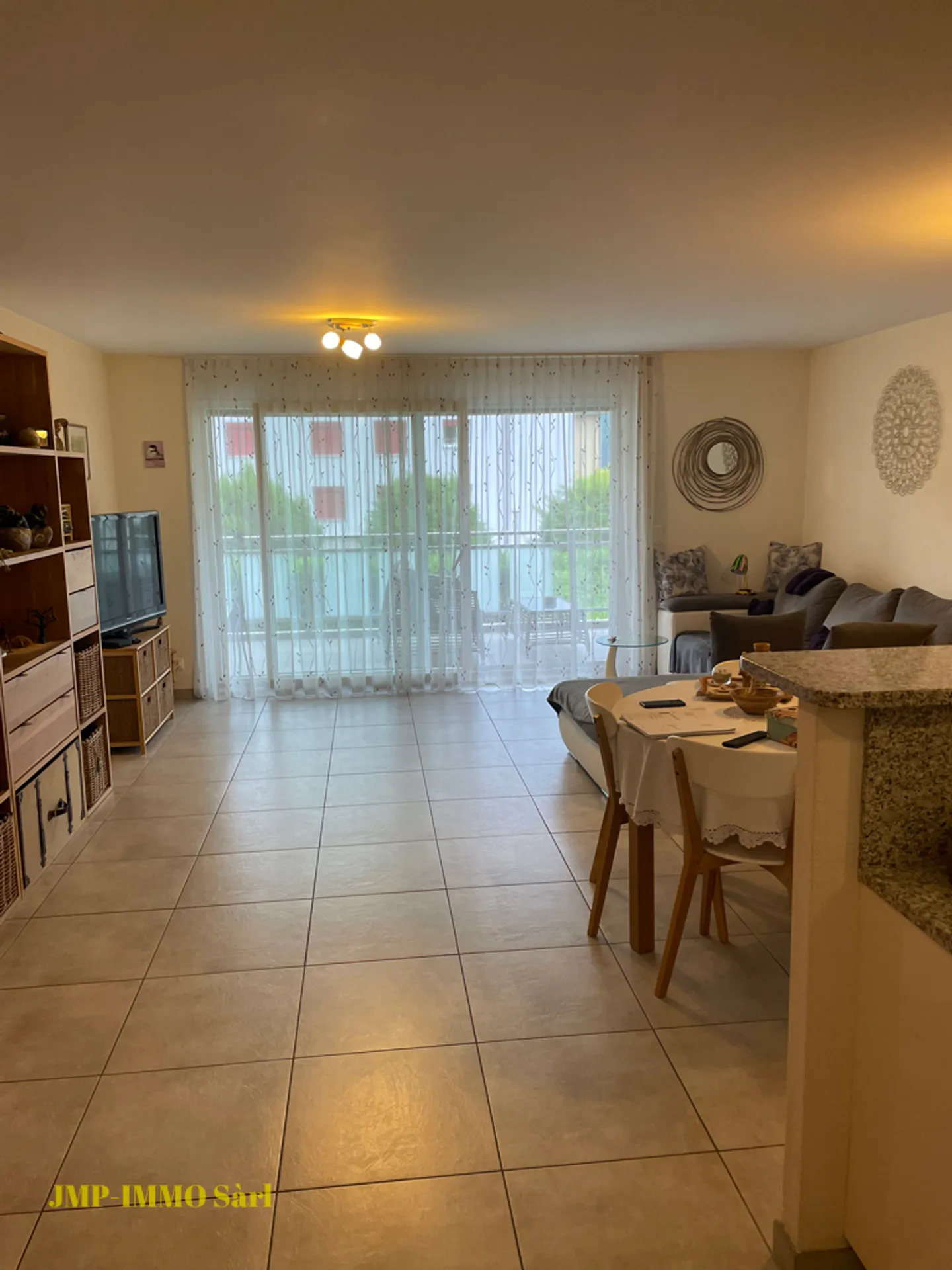 Très bel appartement de 3.5 pièces avec terrasse et places de parc - Foto 5 di 19