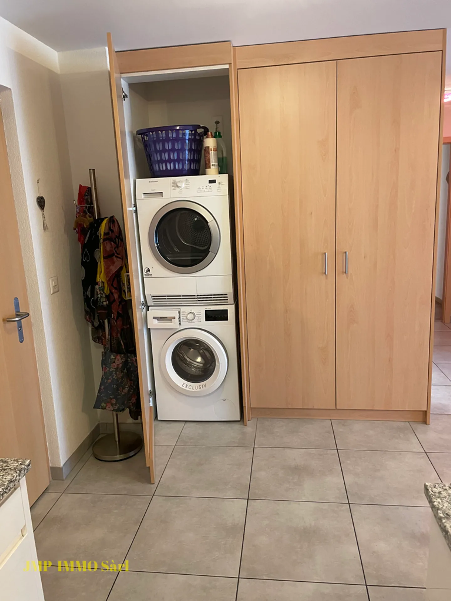 Très bel appartement de 3.5 pièces avec terrasse et places de parc - Foto 4 di 19
