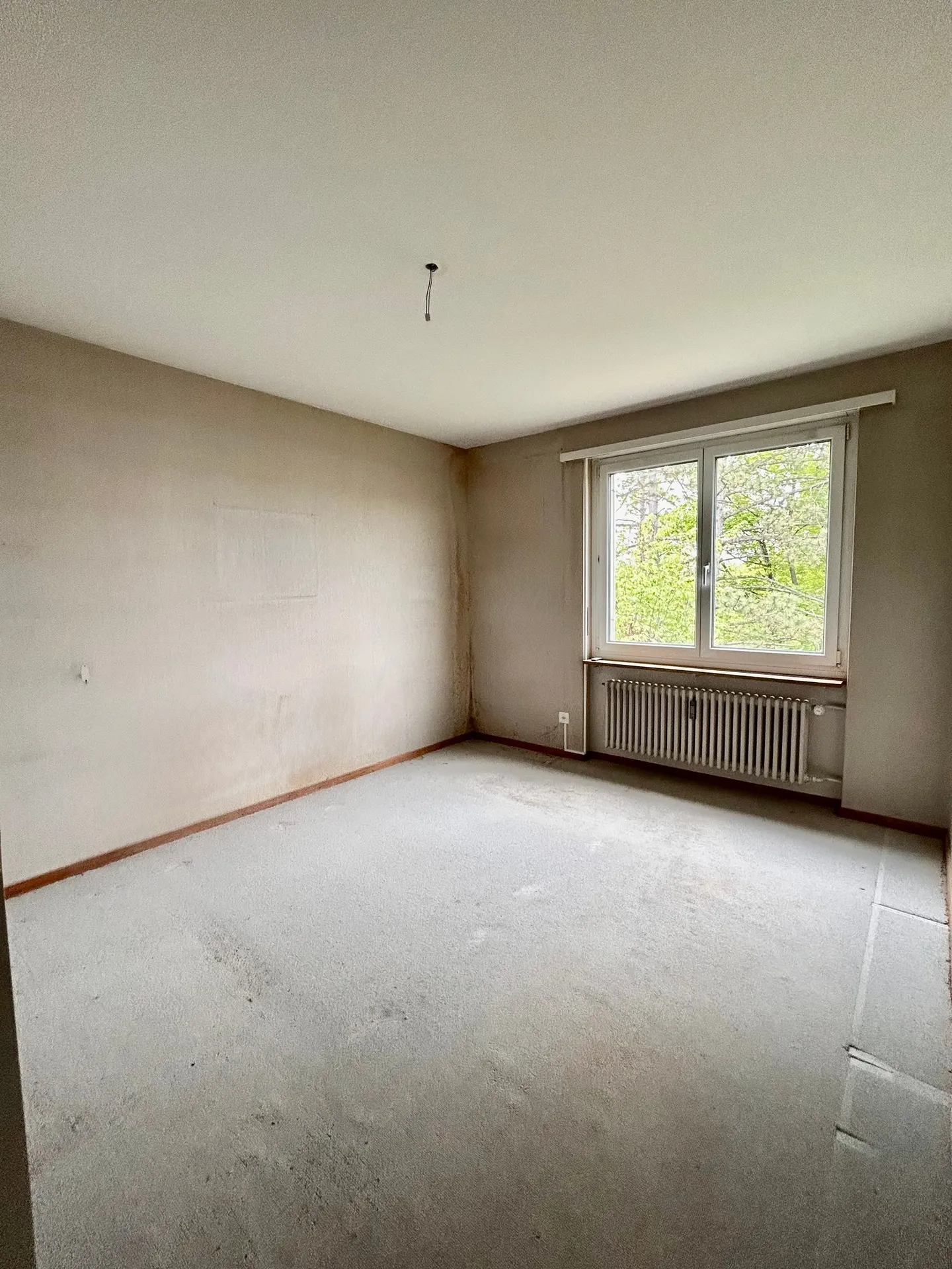 Appartement spacieux de 5 pièces avec balcon, belle vue et chambre supplémentaire au rez-de-chaussée (sous droits de construction) - Photo 15 sur 18