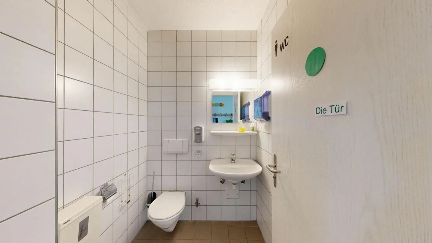 Practical Office Spaces Near the Train Station in Altstätten - Photo 6 of 11