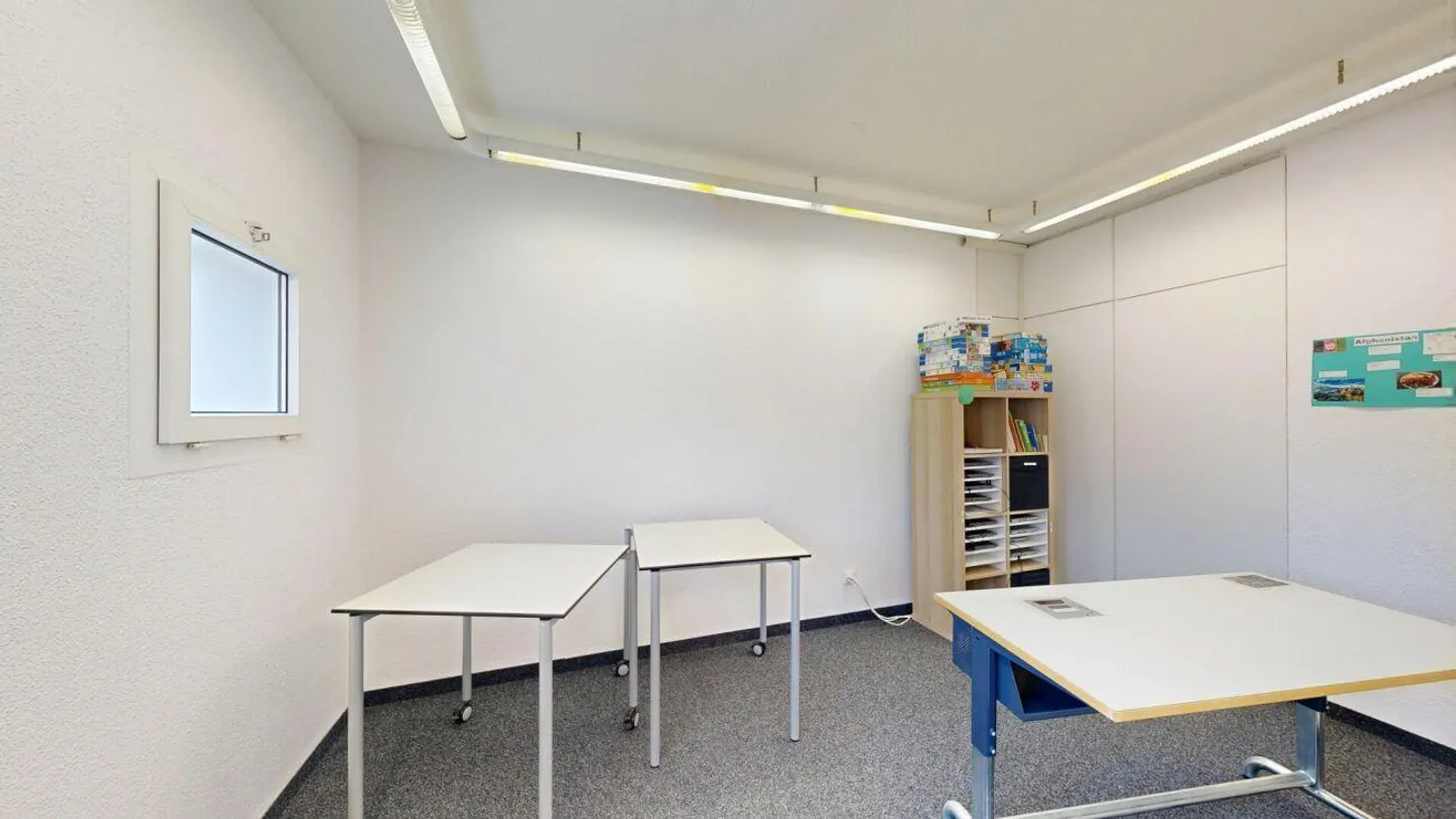 Practical Office Spaces Near the Train Station in Altstätten - Photo 9 of 11