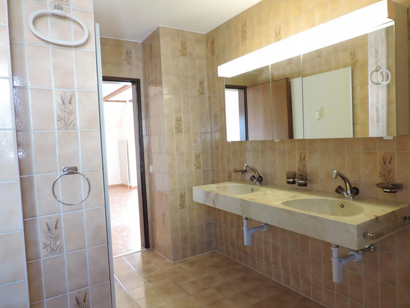 Ampio appartamento attico di 4,5 stanze - Foto 6 di 8