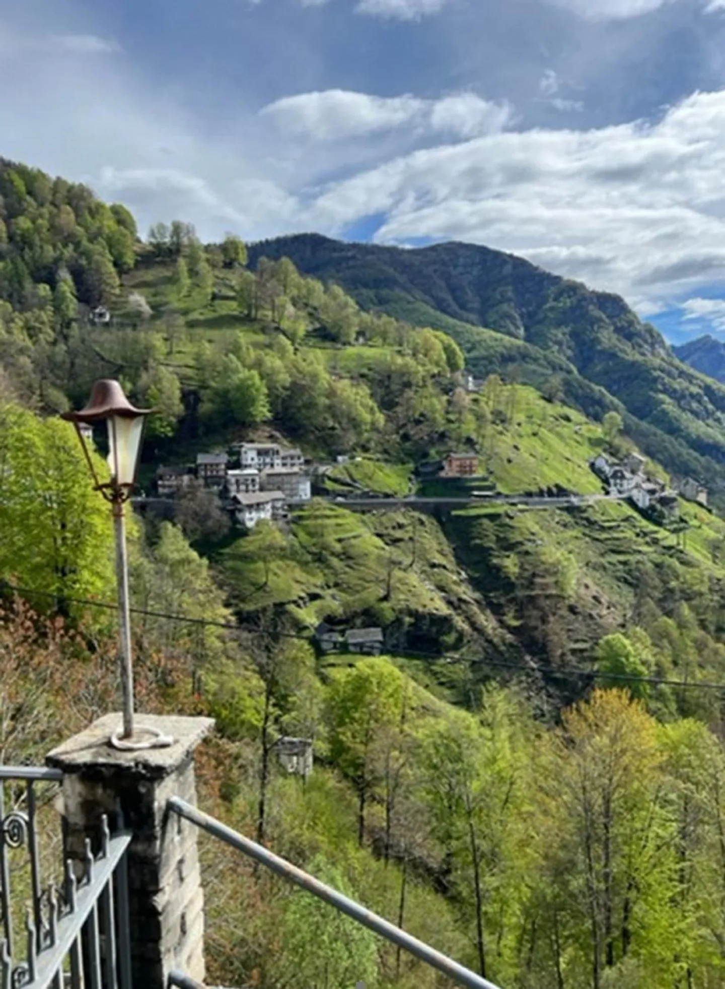 Appartamento 2,5 locali splendidamente ristrutturato in una posizione molto soleggiata e tranquilla / Bel ... - Foto 11 di 15