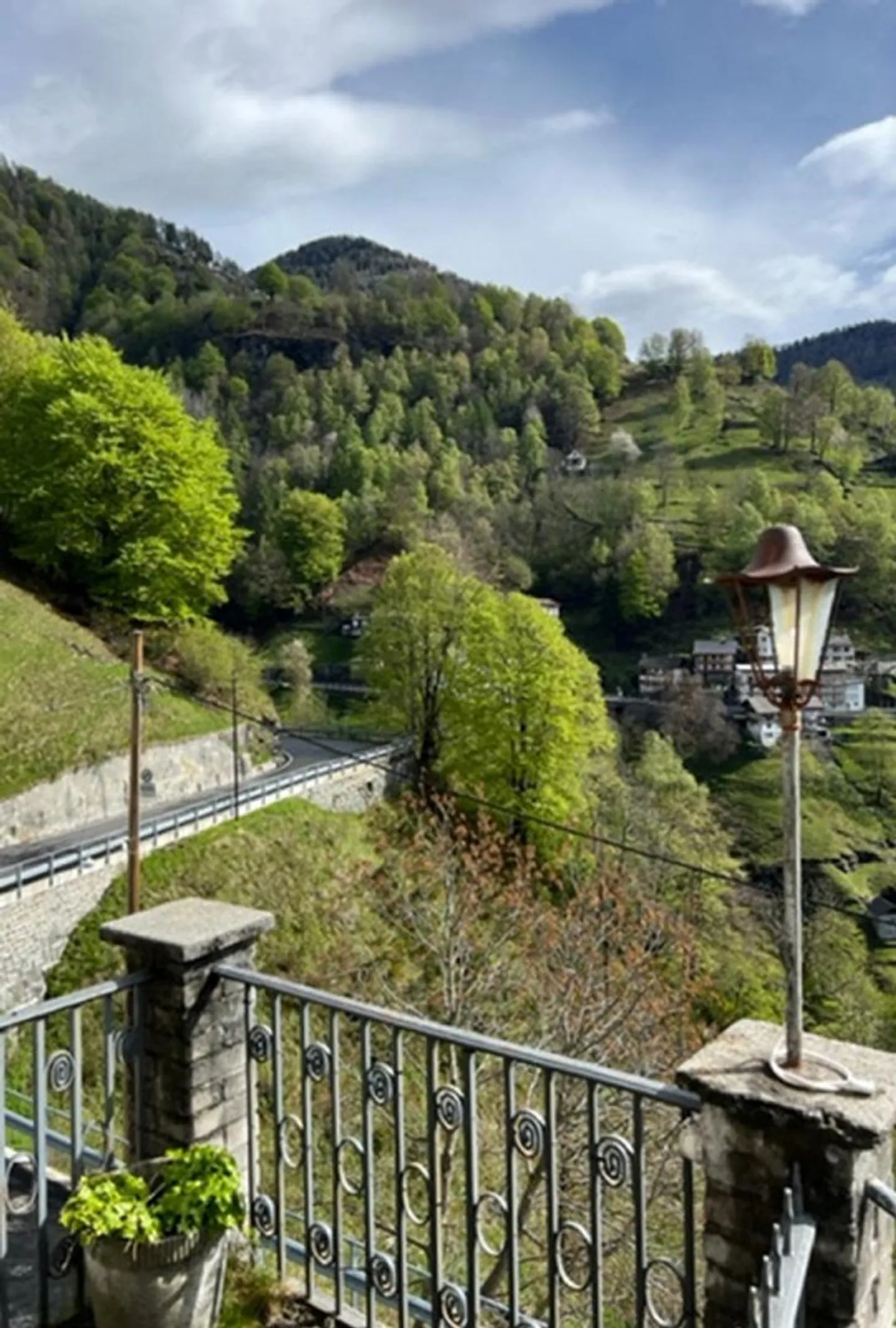 Appartamento 2,5 locali splendidamente ristrutturato in una posizione molto soleggiata e tranquilla / Bel ... - Foto 12 di 15