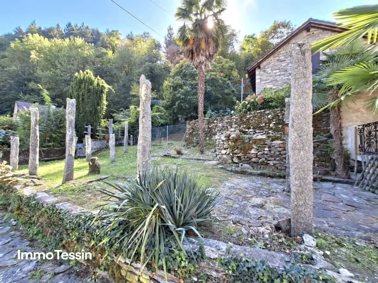Maggiatal : Charmante et grande maison rustique avec jardin de rêve et vue panoramique sur le Maggiatal - Photo 2 sur 13