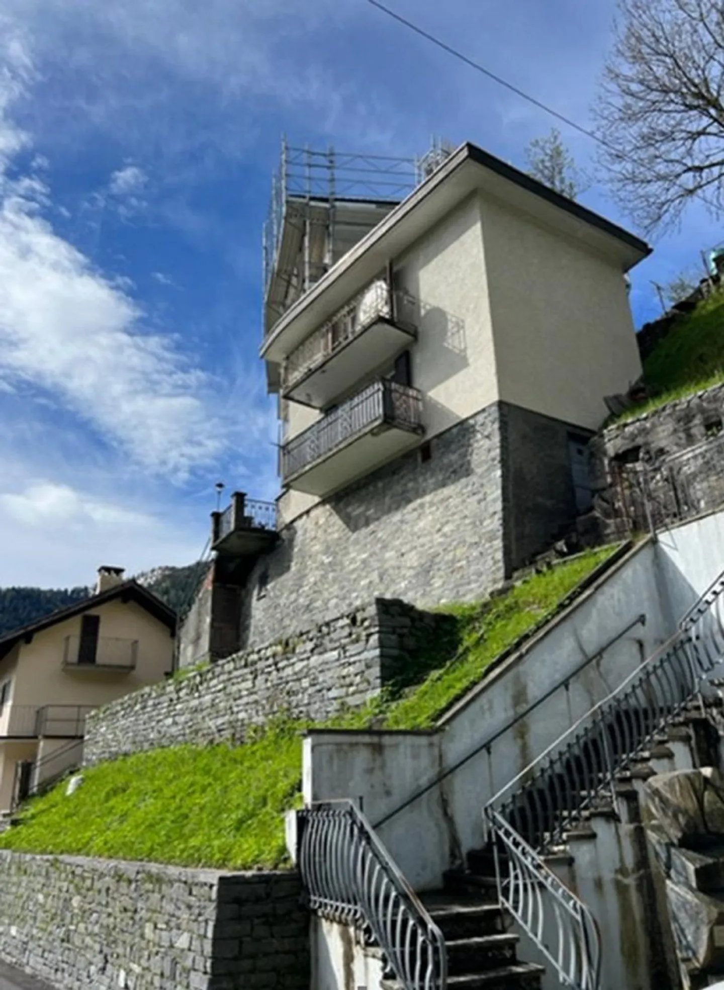 Appartamento 2,5 locali splendidamente ristrutturato in una posizione molto soleggiata e tranquilla / Bel ... - Foto 1 di 15