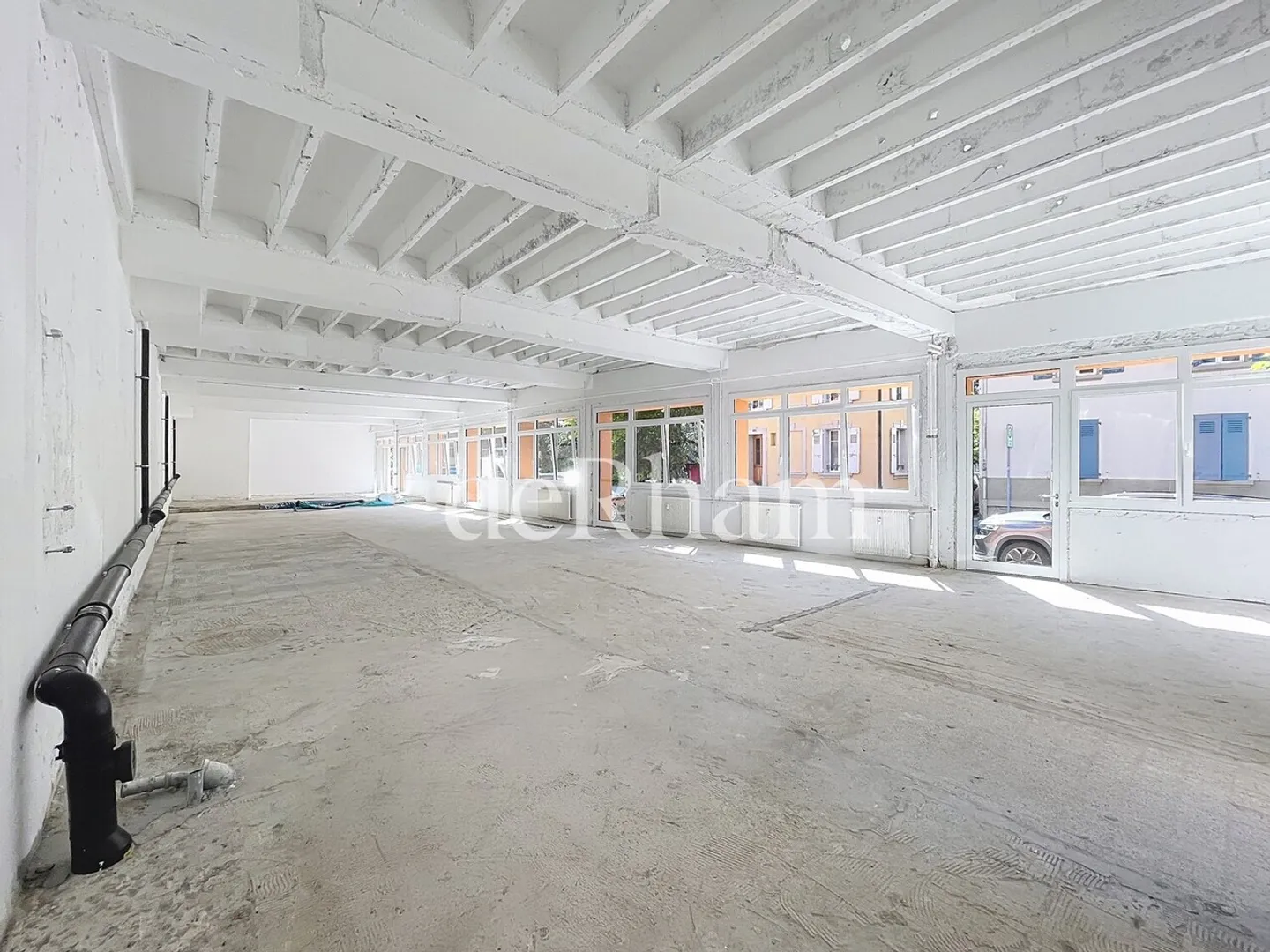 Arcade de 192m2 avec vitrine - Photo 4 sur 4