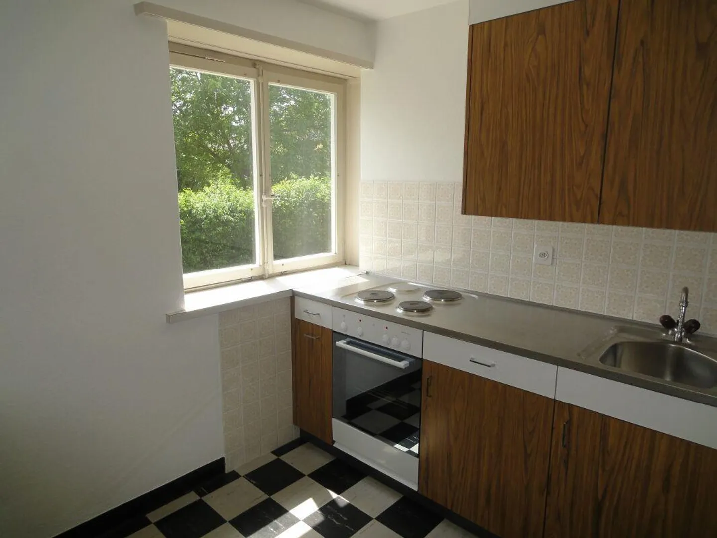 Quiet apartment near Coop - Photo 3 of 4