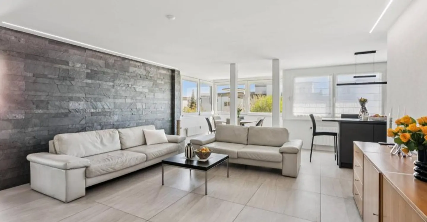 Magnificent renovated 4.5-room apartment - Photo 6 of 12