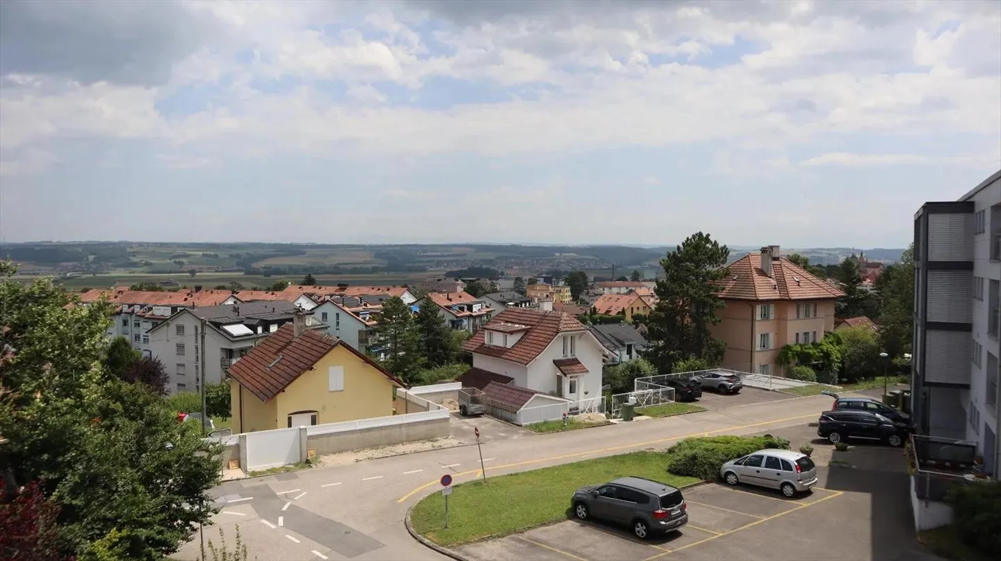 Appartement 4.5 pièces avec vue dégagée et environnement calme - Photo 13 sur 13