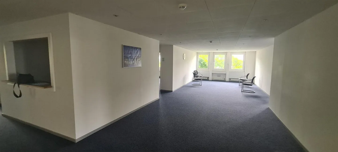 Locaux commerciaux lumineux - Photo 5 sur 6