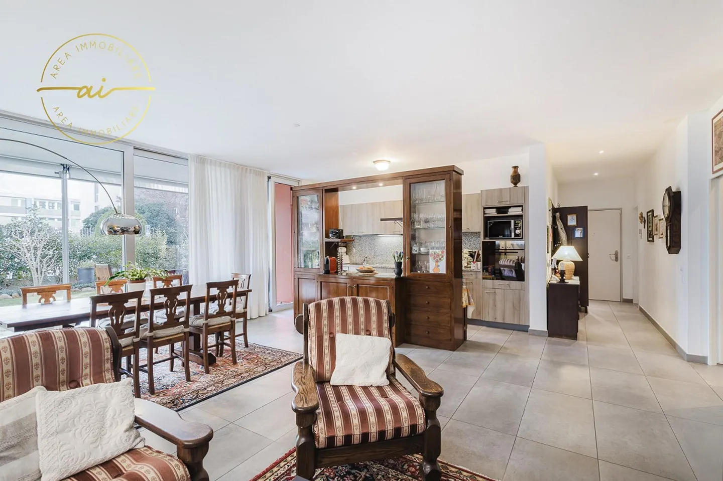 Comfortable 3.5-room apartment with garden in Lugano - Photo 2 of 13