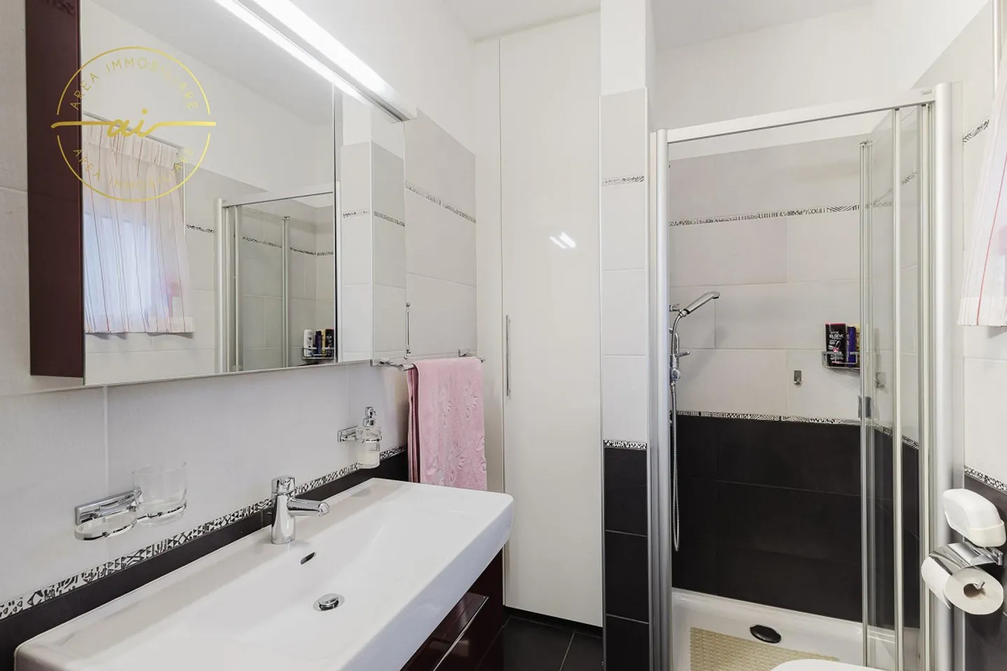 Comfortable 3.5-room apartment with garden in Lugano - Photo 11 of 13