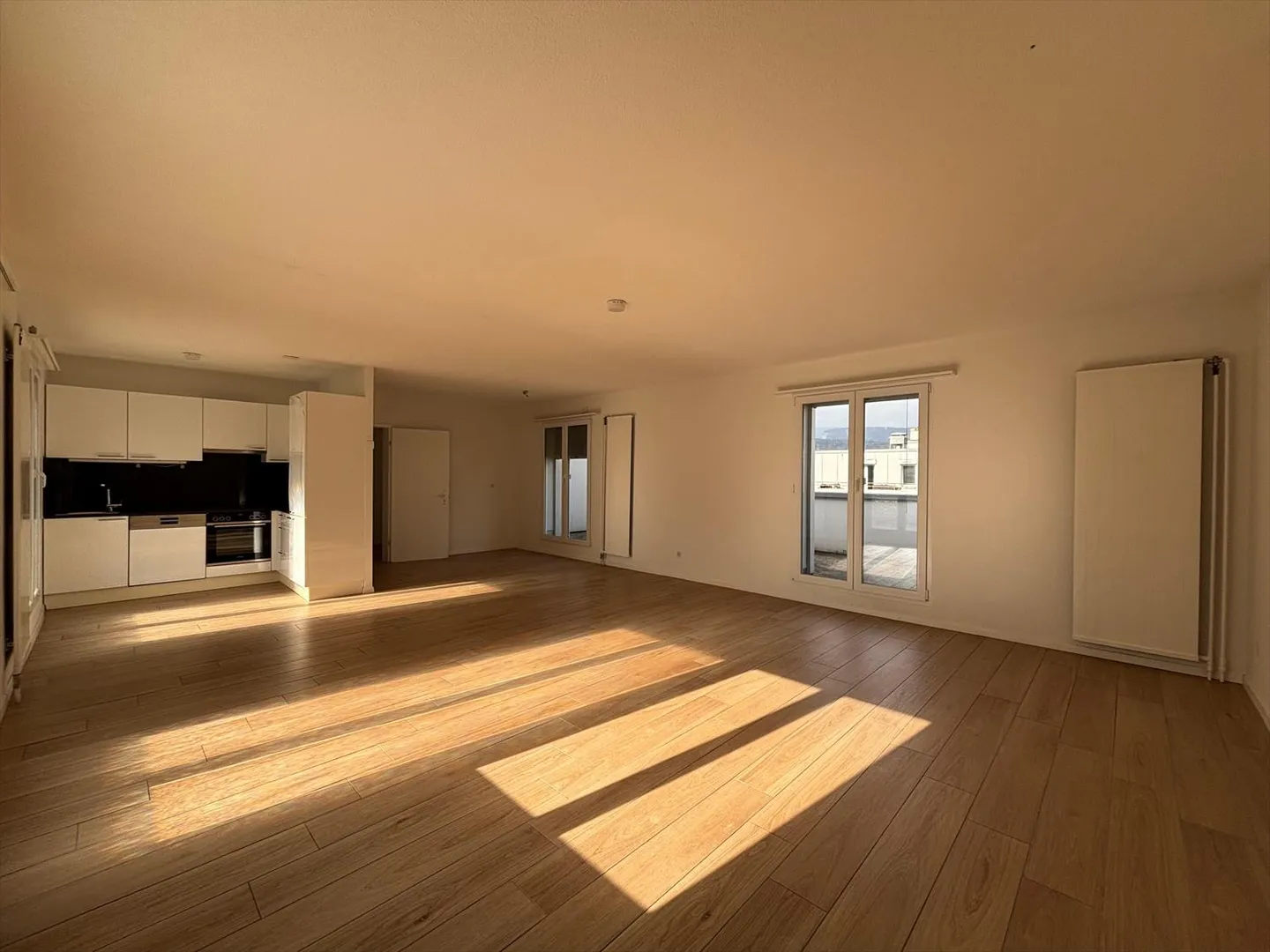 Apartment - Photo 3 of 13