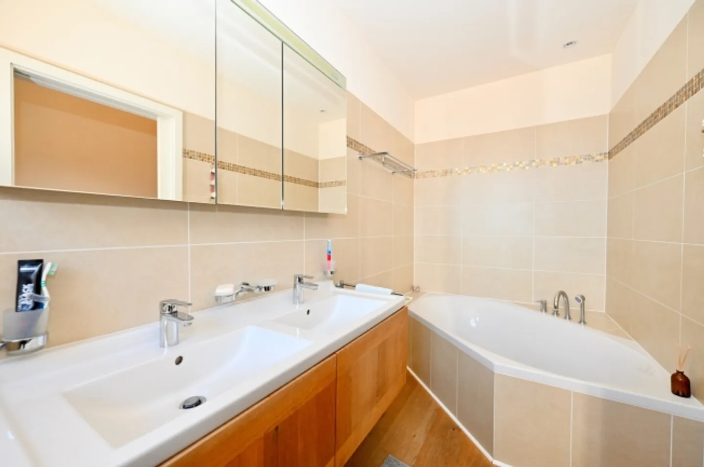 Duplex-Penthouse Charmant dans le Centre Historique de Vico Morcote - Photo 10 sur 13