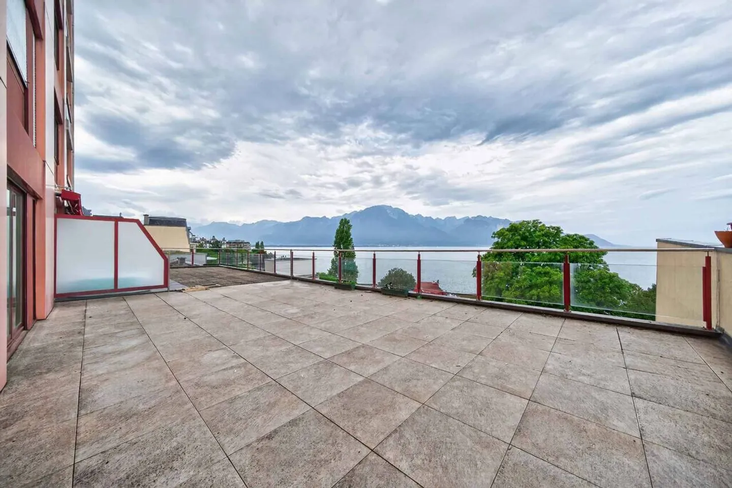 Montreux: 4.5-room apartment with stunning lake view - Photo 2 of 12
