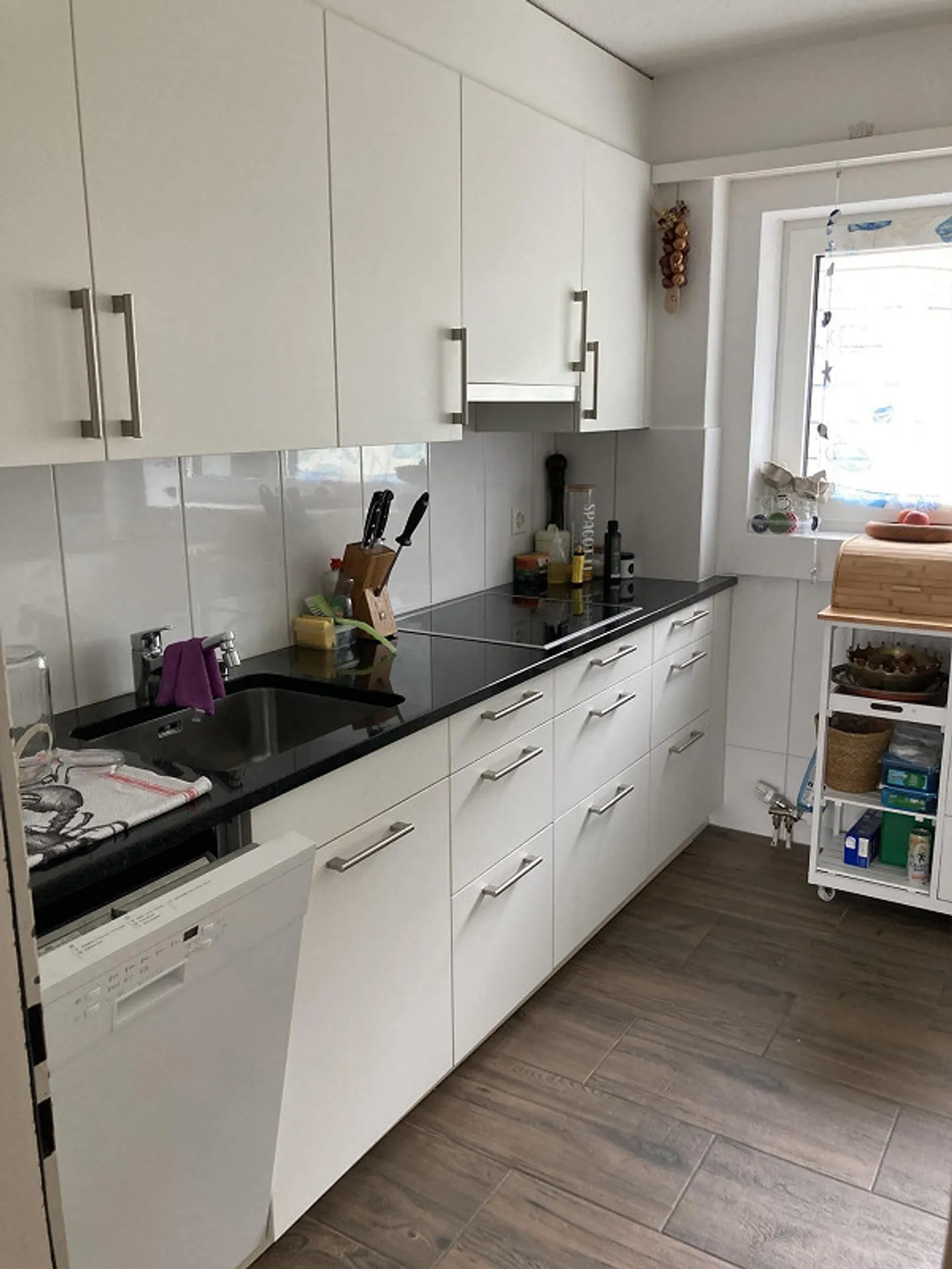 helle 4.5 Zimmerwohnung mit Balkon in Jenins - Photo 2 sur 11