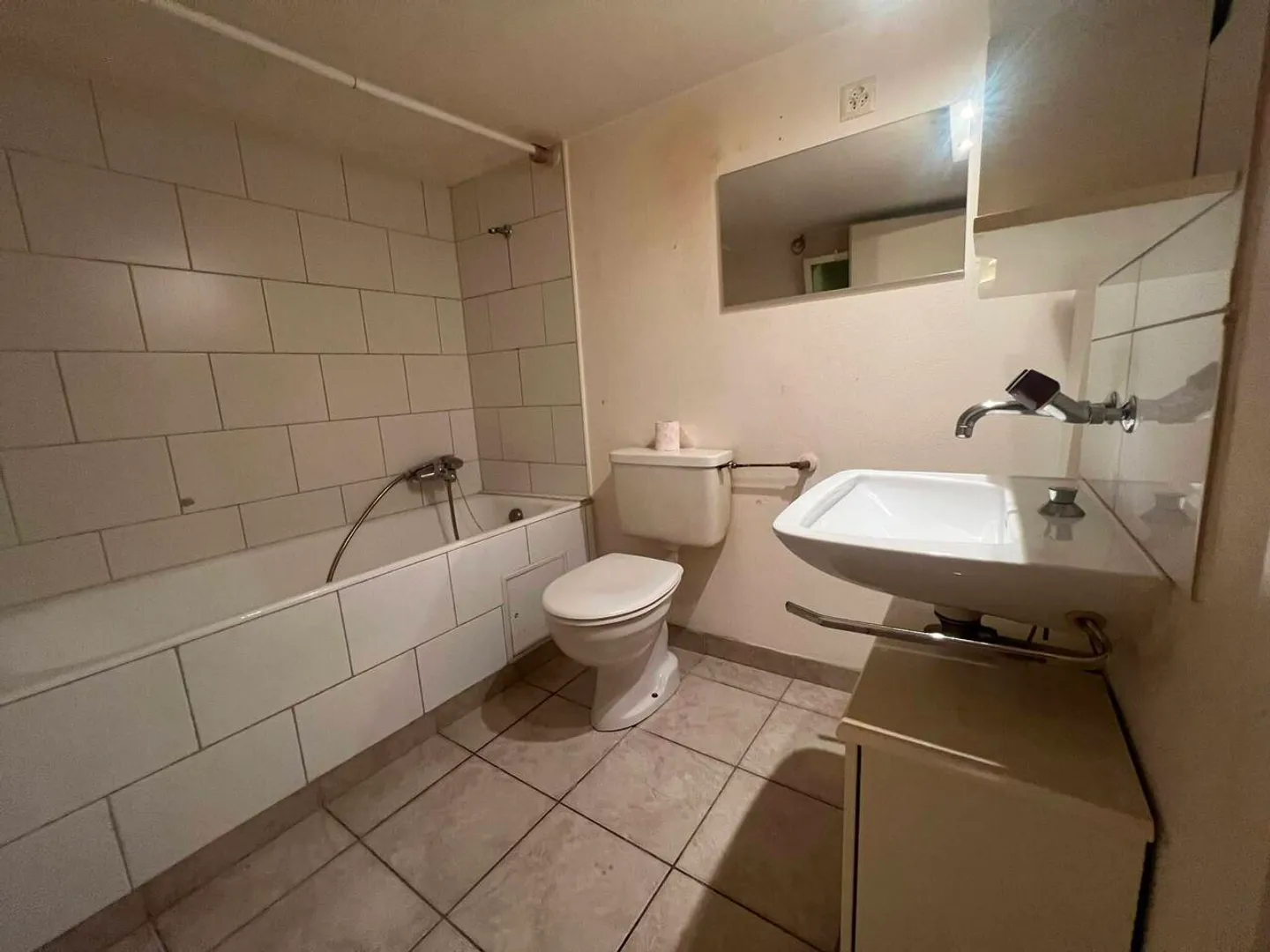 Appartamento di 2,5 stanze completamente ristrutturato - Foto 10 di 11