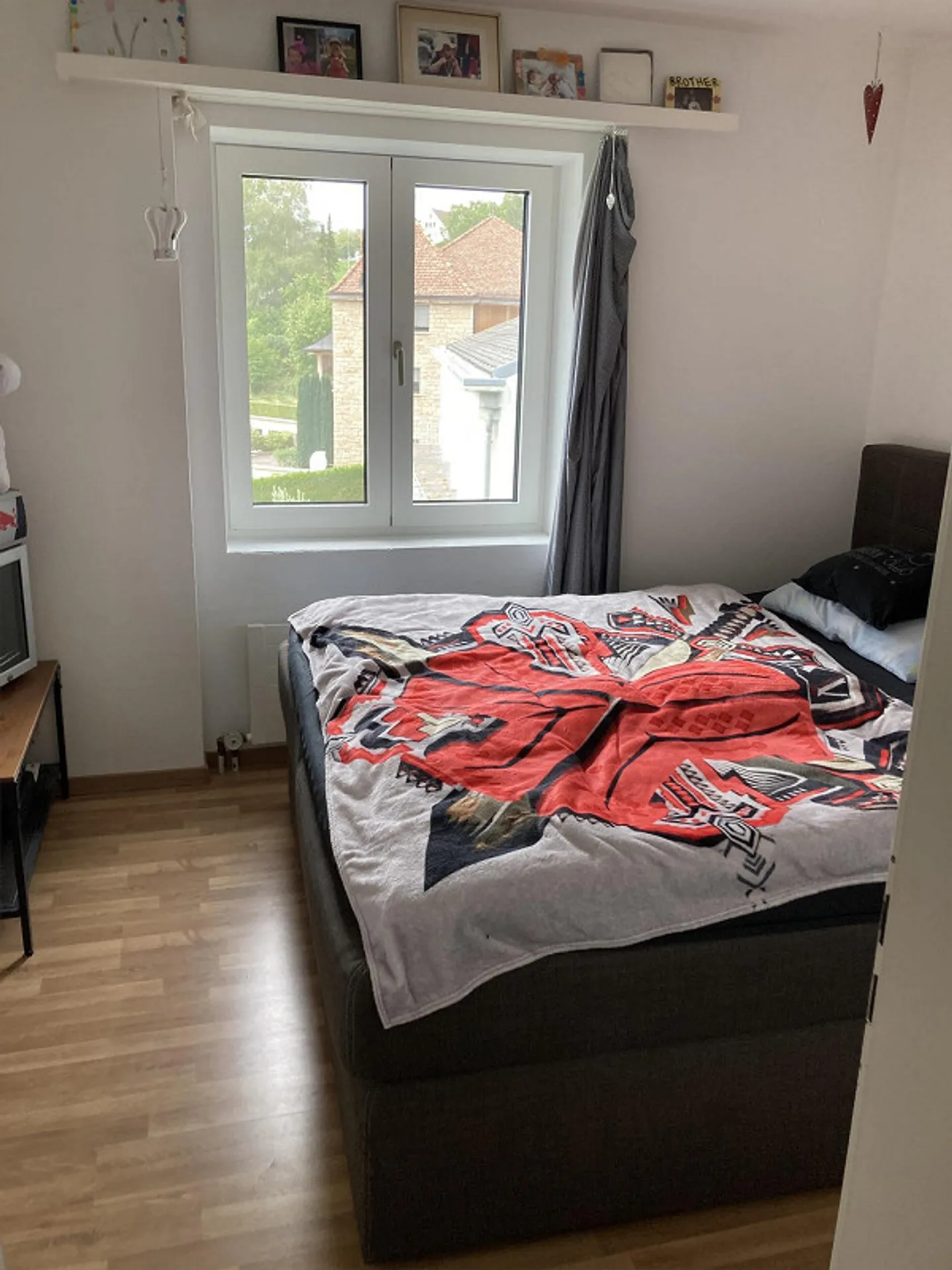 helle 4.5 Zimmerwohnung mit Balkon in Jenins - Photo 6 sur 11