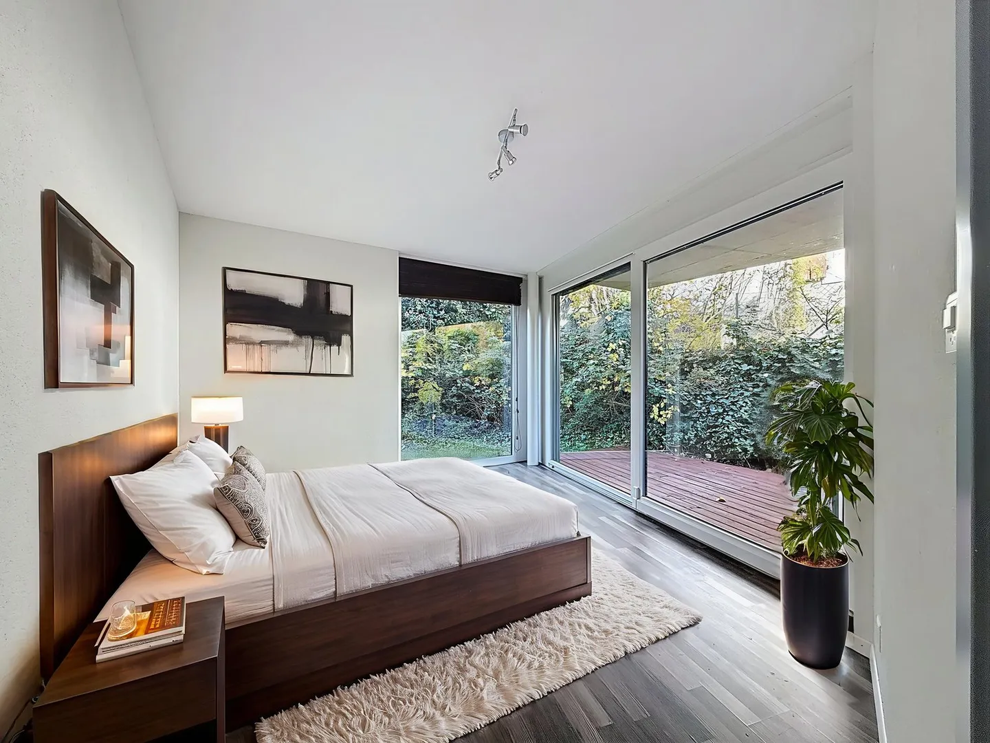 Das perfekte Gleichgewicht zwischen Komfort, Natur und Moderne in Saint-Blaise - Villa mit 5,5 Zimmern - Photo 7 sur 14