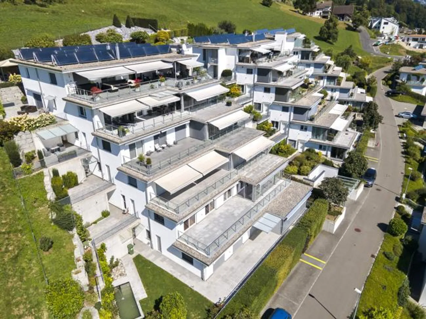 Beautiful mountain view and large terrace - Photo 1 of 6