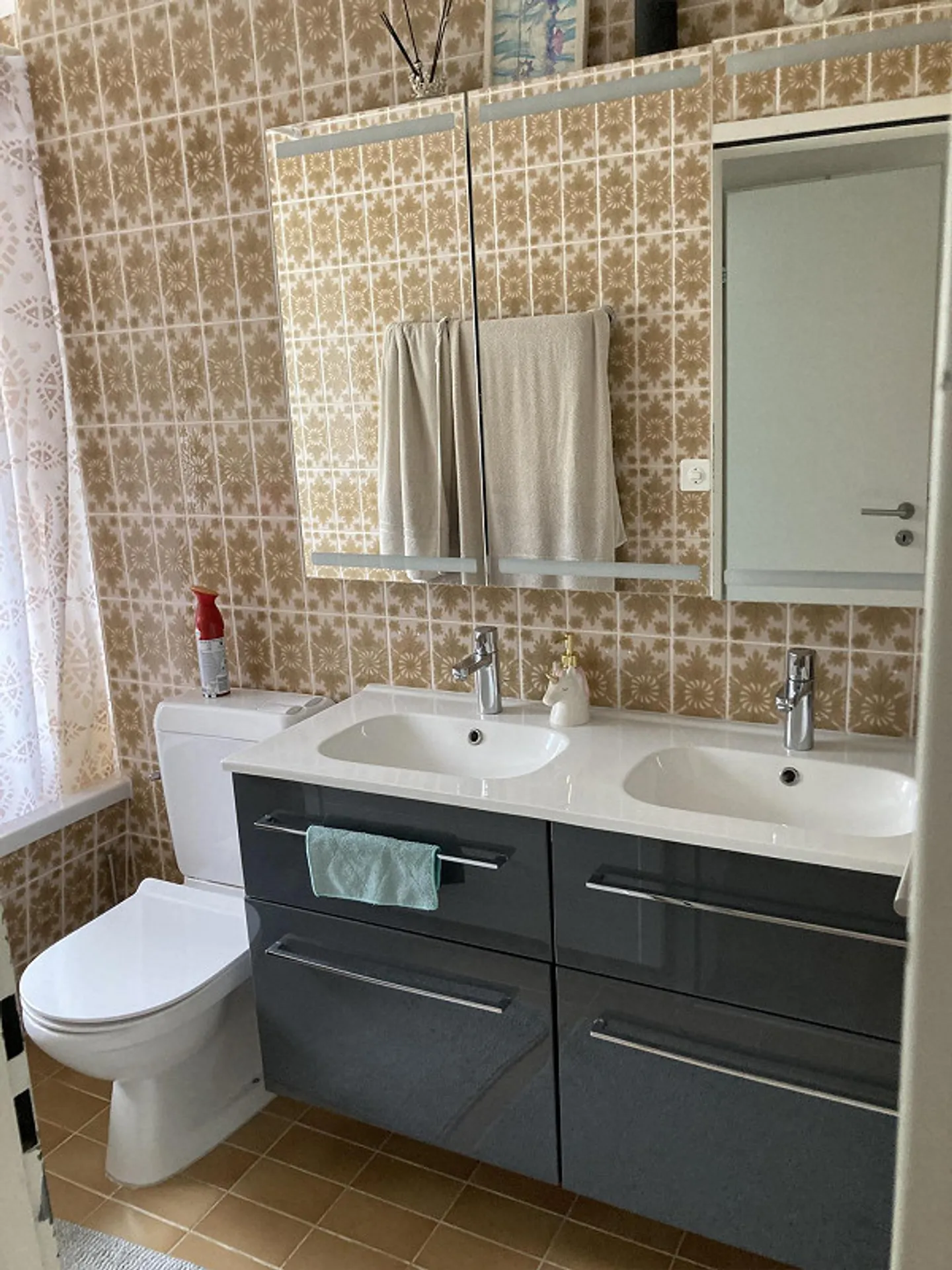 helle 4.5 Zimmerwohnung mit Balkon in Jenins - Photo 9 sur 11