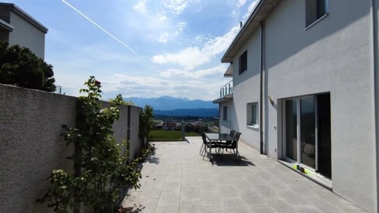 Beautiful mountain view and large terrace - Photo 5 of 6