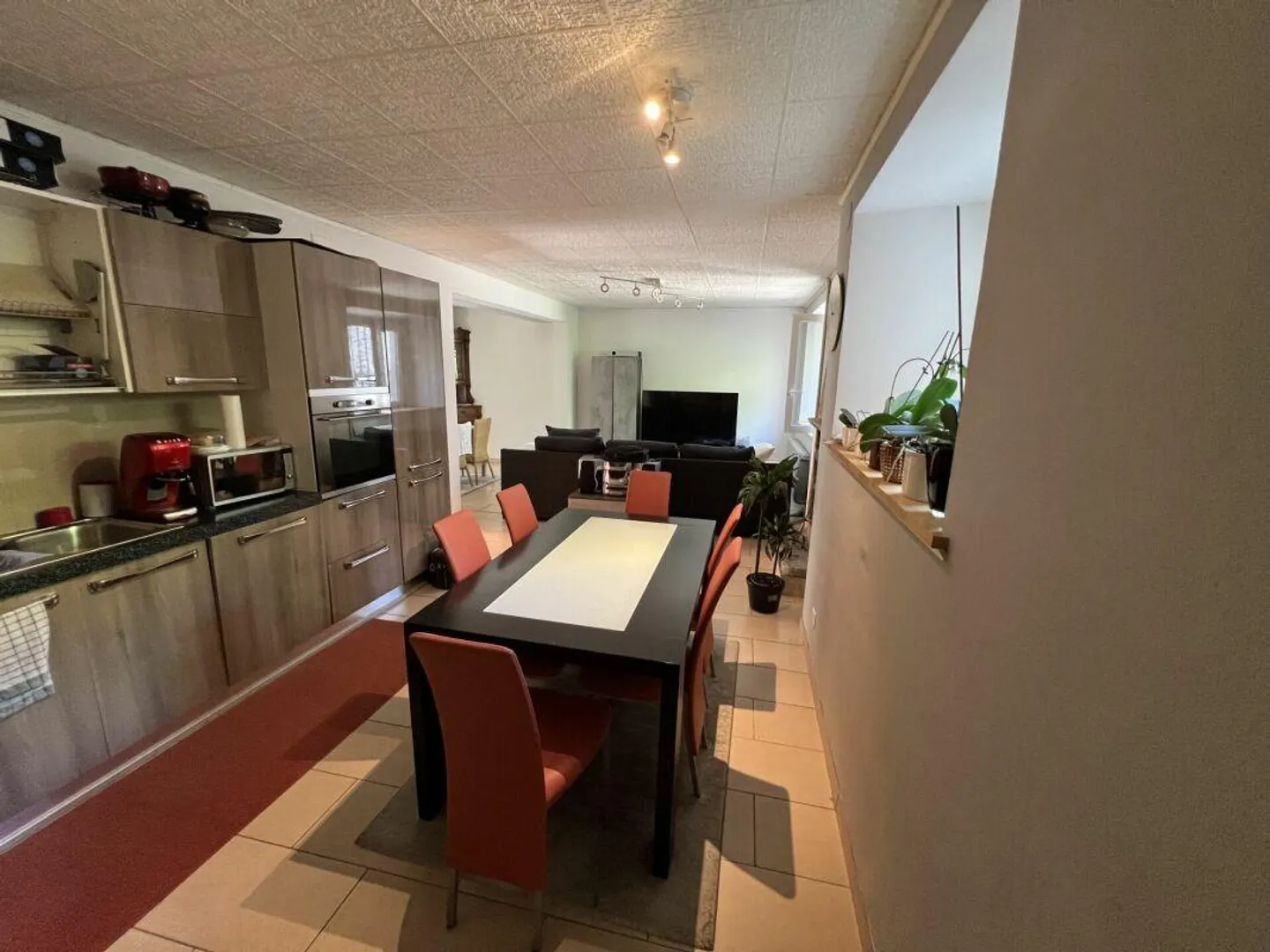 Complexe résidentiel avec maison de 5,5 pièces + appartement de 3,5 et 2,5 pièces - Photo 4 sur 30