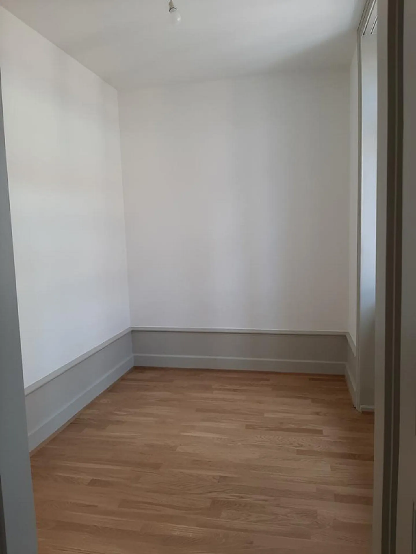 2.5-room apartment in a prime location - Photo 6 of 8