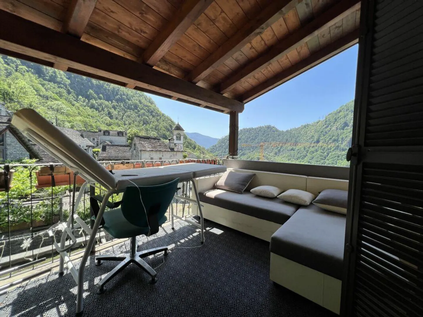 Complexe résidentiel avec maison de 5,5 pièces + appartement de 3,5 et 2,5 pièces - Photo 11 sur 30