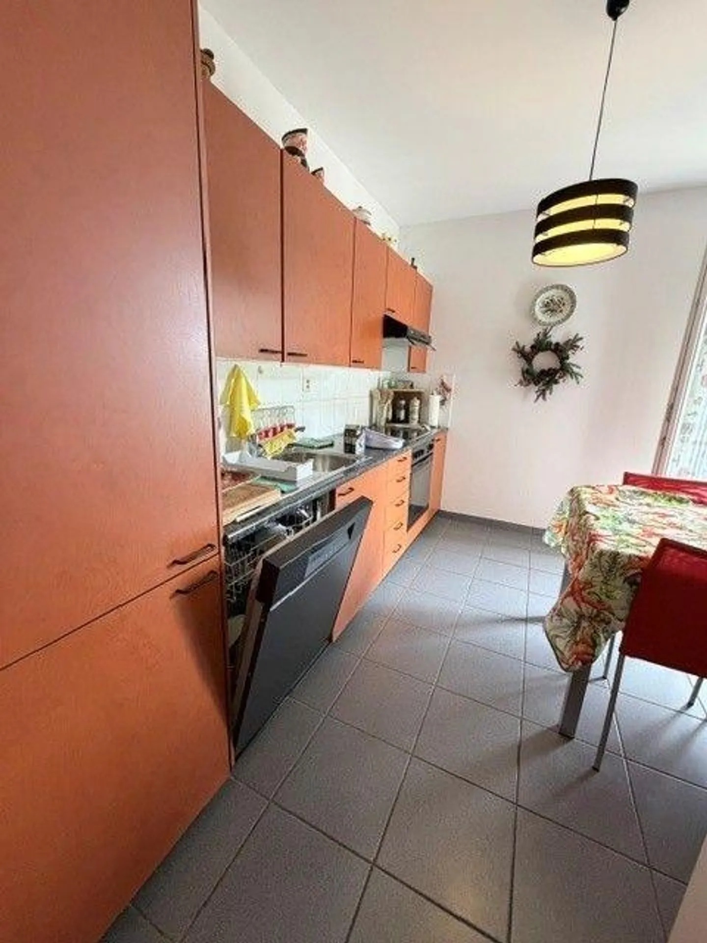 For rent: 4.5-room apartment with lake view - Photo 4 of 10