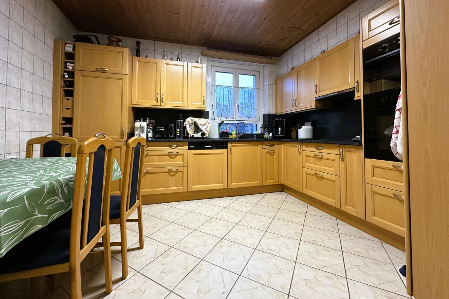 Residential building - Photo 9 of 11